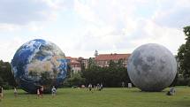 Nafukovacího Měsíce a Země se už lidé v Brně dotknout mohli. Nyní je čeká Mars.