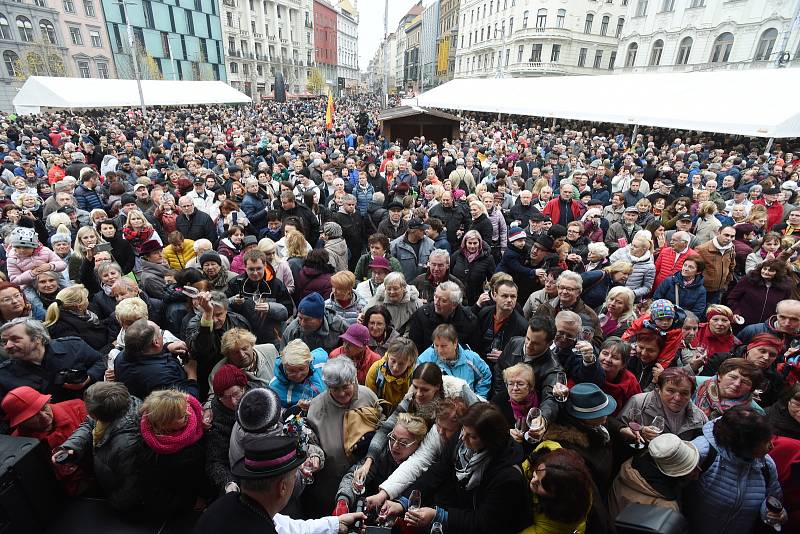 Svatý Martin v katedrále Petra a Pavla a na brněnském náměstí Svobody.