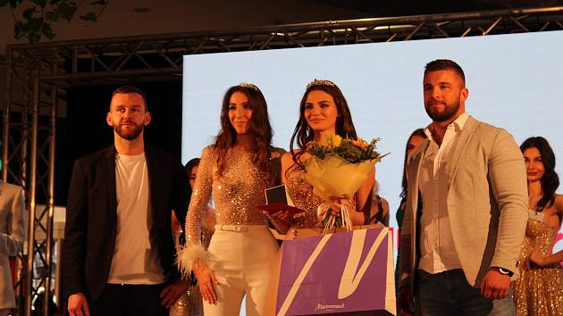 Brňanka Estel Gregorová uspěla v soutěži Miss Šantovka v Olomouci. Získala titul Miss Silueta.