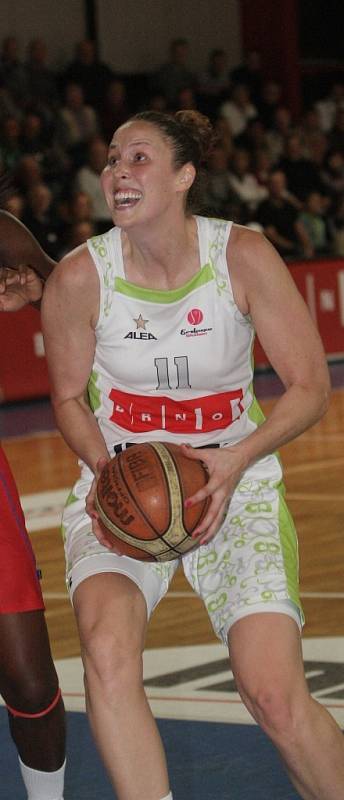 Basketbalistky IMOS Brno zvítězily ve třetím kole Evropské ligy ve skupině A nad Wislou Krakov po prodloužení 77:74.