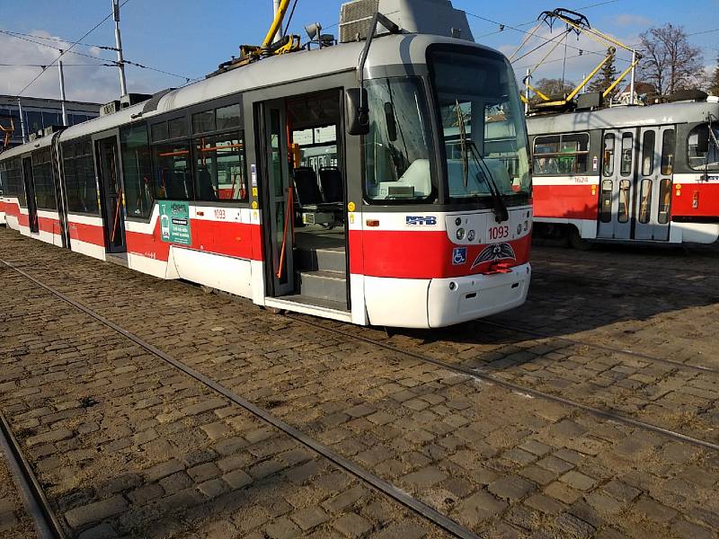 Tramvaje i autobusy v Brně získaly knír.