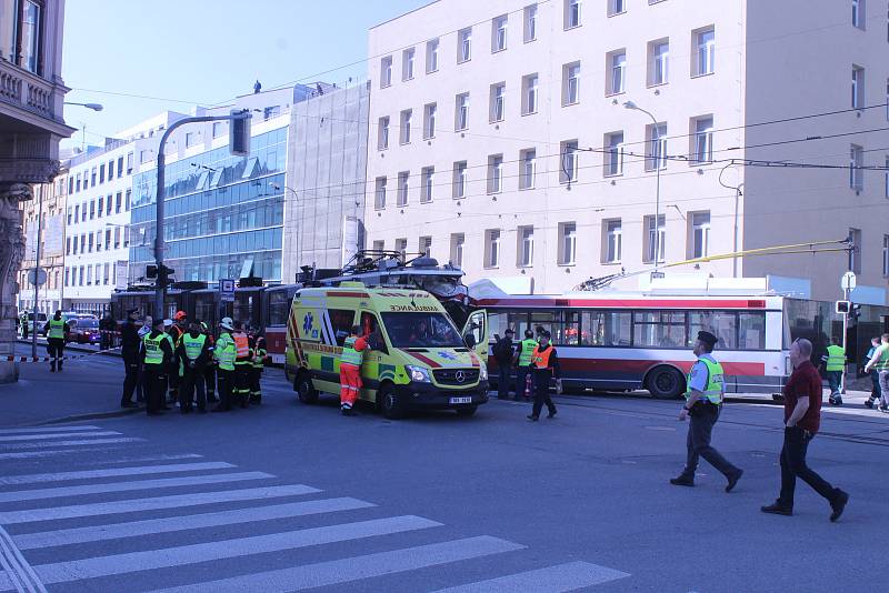 Přesně před rokem se v Křenové ulici v Brně srazil trolejbus s tramvají. Při střetu se zranilo čtyřicet lidí.