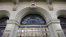 Po více než dvou měsících obnovil provoz pod novým jménem Barceló Brno Palace bývalý hotel Comsa. Hotel na Šilingrově náměstí v centru Brna nabízí 119 pokojů ve čtyřhvězdičkovém standardu. 