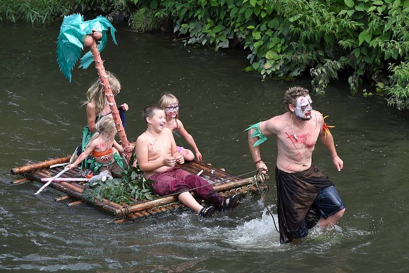 Festival Překročme řeku na černovickém nábřeží v Brně u řeky Svitavy.
