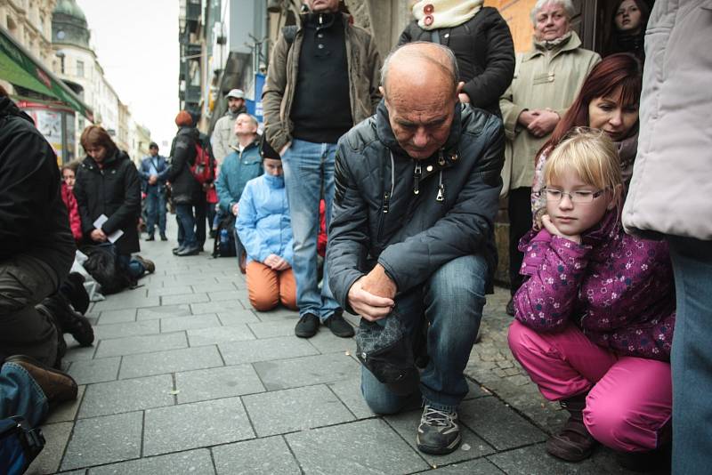 Davy věřících zaplnily v sobotu před polednem brněnské náměstí Svobody. Ke společné mši se sešlo kolem pětadvaceti tisíc lidí. Setkáním vyvrcholil první ročník národního eucharistického kongresu v České republice.