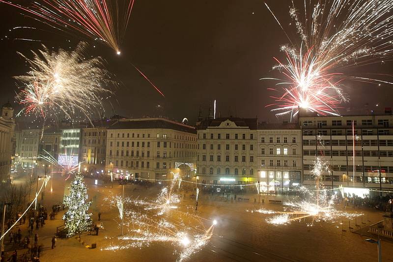 Oslavy příchodu roku 2016 v Brně.