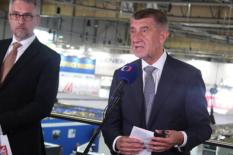 Ve středu začal na brněnském výstavišti mezinárodní veletrh obranné a bezpečnostní techniky Idet. Navštívil ho i předseda vlády Andrej Babiš a ministr obrany Lubomír Metnar.