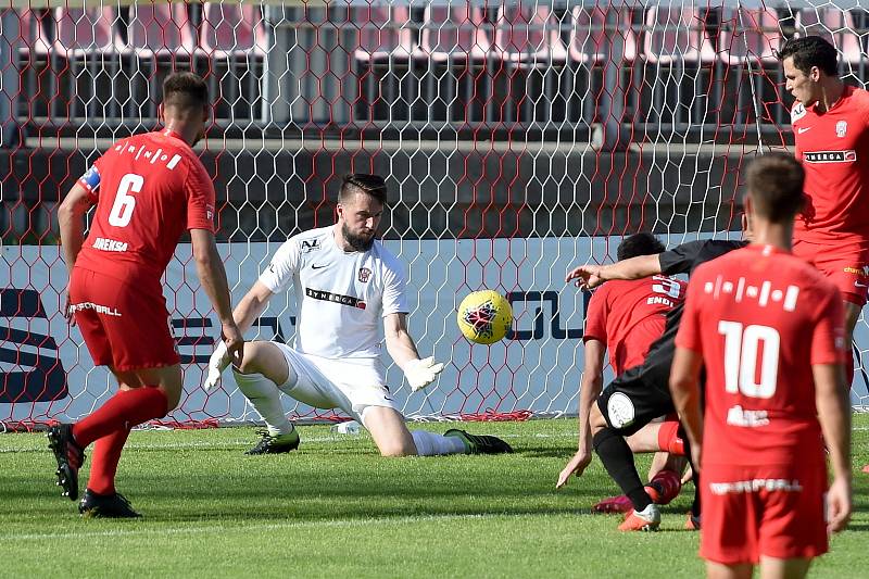 28.6.2020 - domácí FC Zbrojovka Brno v červeném proti FK Viktoria Žižkov