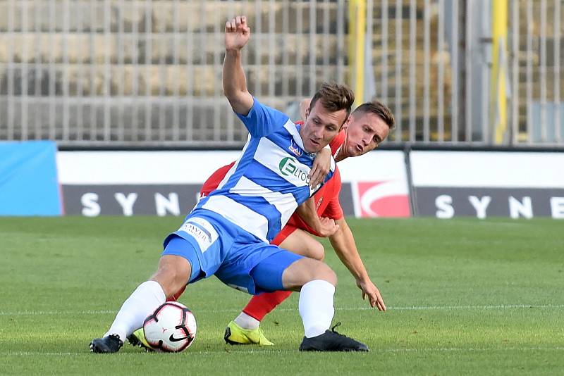 Domácí FC Zbrojovka Brno v červeném proti FK Ústí nad Labem