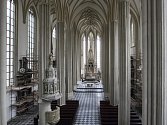Kostel svatého Jakuba v Brně  má novou výmalbu, opravené sloupy a klenby. Celková obnova skončí až příští rok v dubnu.