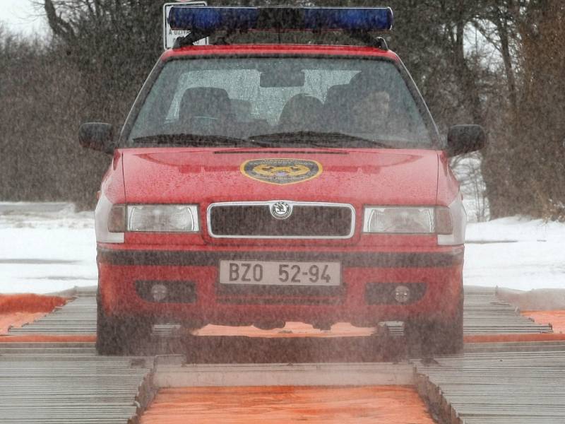 Cvičení Zóna 2013 mělo připravit hasiče, policisty, záchranáře i vojáky na případnou hávárii dukovanské elektrárny.