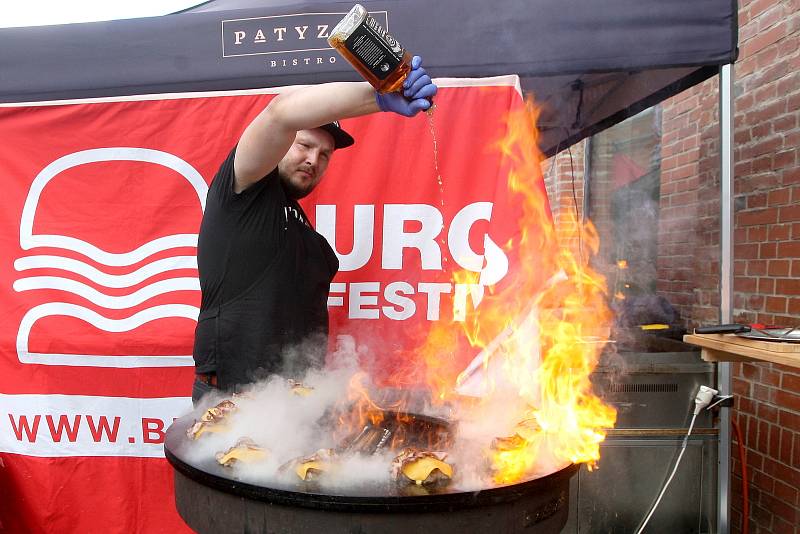 Burger Street Festival vedle Galerie Vaňkovka