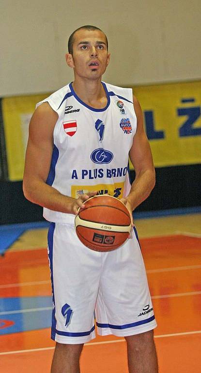 Basketbalista Michal Norwa.