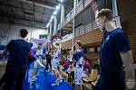 Basketbalisté Brna (v bílých dresech) si ve středu poradili doma s Ostravou. Foto: Jan Russnák