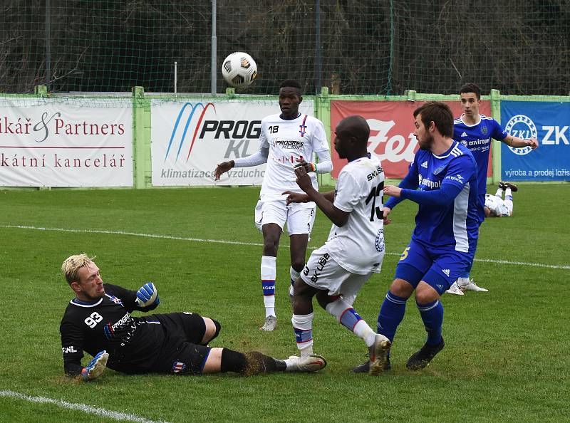 Druholigové utkání mezi Líšní (ve světlém) a Jihlavou skončilo výhrou brněnského mužstva 2:0.