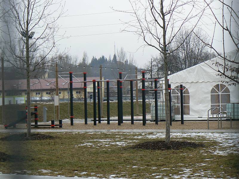 Areál Nové Zbrojovky v Brně bude hostit od 4. února Olympijský festival. Práce jsou nyní v plném proudu.