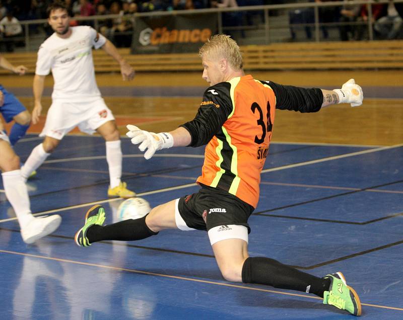 Helas zvítězil ve futsalovém derby proti Tangu 4:0.