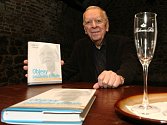 Spisovatel Milan Uhde pokřtil v Huse na provázku svoji novou knihu s názvem Objevy pozdního čtenáře.