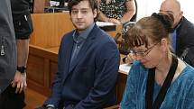 Kevin Dahlgren v úterý stanul před brněnským krajským soudem. Je obžalovaný z vraždy čtyř lidí.