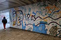 Podle pouličního umělce Apoky jeho malbu poničil někdo, kdo nepatří do graffiti komunity.