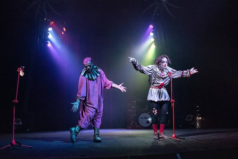 Představení Ohana horor cirku lze vidět v brněnském Komárově do neděle 27. června.