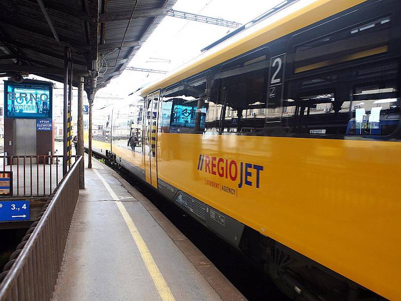 V pátek projely Brnem žluté vlaky Student Agency.
