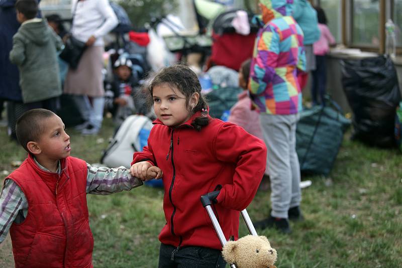 Starosti měli představitelé Brna nedávno se skupinou ukrajinských romských uprchlíků, kteří několik dní tábořili před brněnským Hlavním nádražím.