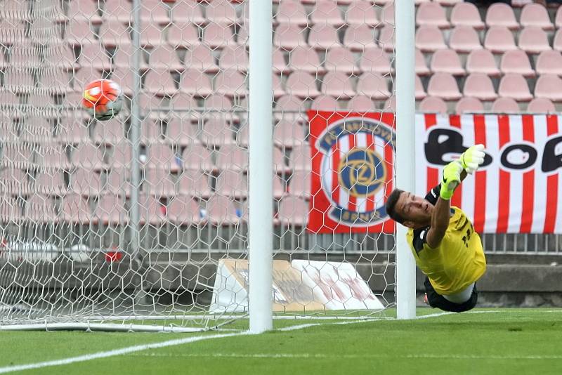 Fotbalisté Zbrojovky Brno (v červeném) porazili Baník Ostrava 2:1.