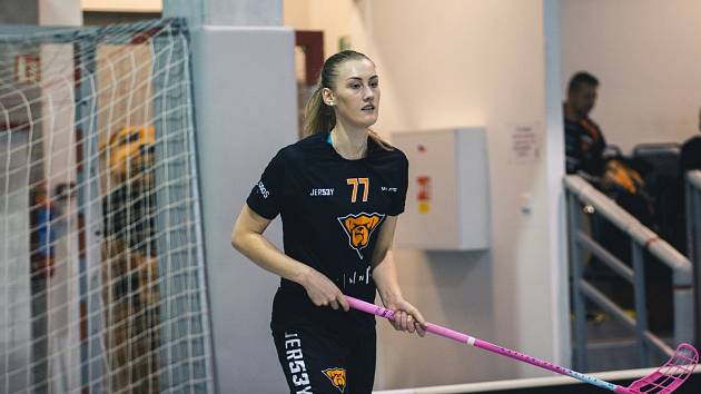 Florbalistka Anna Bachratá z Bulldogs Brno se rozhodla spojit cestování s florbalem a zahraje si švýcarskou ligu.