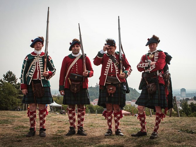 Highland games, tedy skotské hry, přilákaly na Kraví horu stovky návštěvníků. Odvážlivci si zkusili typické silové disciplíny.