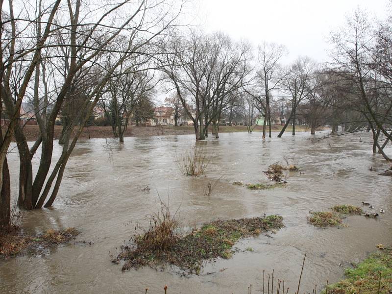 Řeka Svratka u Veverské Bítýšky.