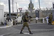 Izraelský voják na checkpointu. Ilustrační foto.