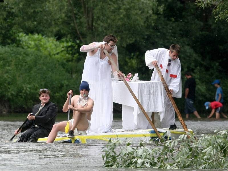 Tradiční Neckyádě patřilo sobotní odpoledne ve Veverské Bítýšce na Brněnsku.