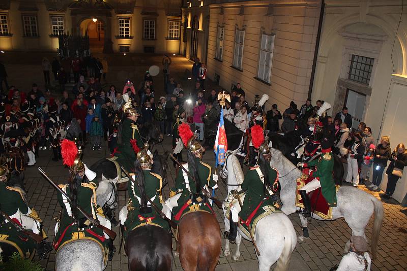 Francouzský císař Napoleon prošel se svým vojskem v sobotu v podvečer historickým centrem Brna.