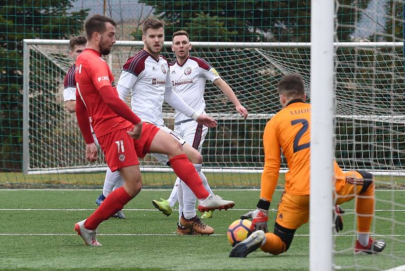 Brno 15.2.2020 - přípravné utkání mezi FC Zbrojovka Brno (Adam Fousek) v červeném proti FK Železiarne Podbrezová