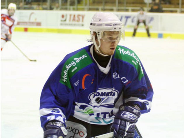 Mätti Näätänen zkoušel štěstí v dresu Komety v roce 2007, ale angažmá se mu nevyvedlo.