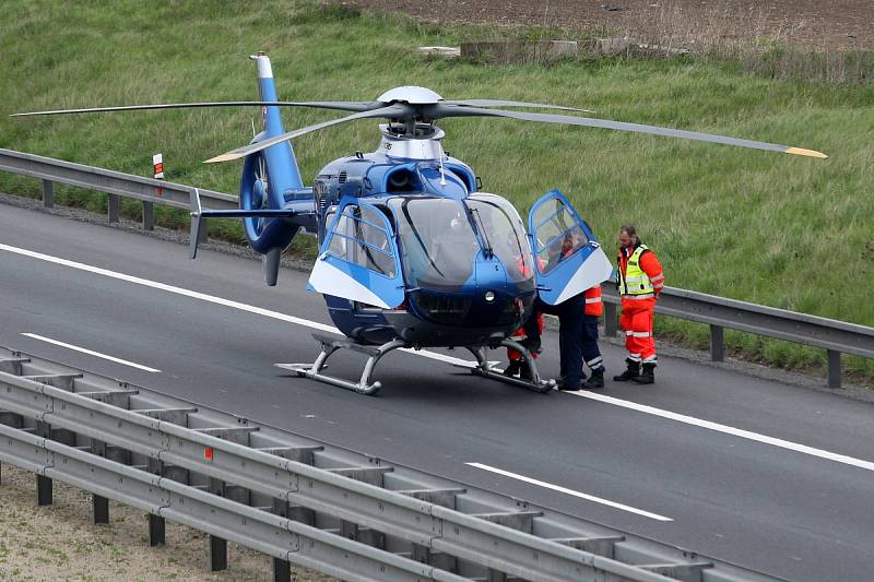 Hromadná nehoda kamionů na dálnici D1 u Brna ve směru na Vyškov. Měla tragické následky.