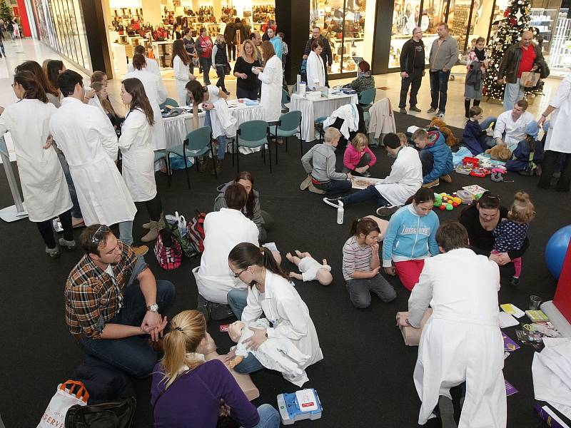 Cukrovce každoročně podlehnou tisíce lidé po celém světě, jak tomu alespoň částečně předejít se mohli o víkendu lidé naučit v modřickém nákupním centru Olympia.