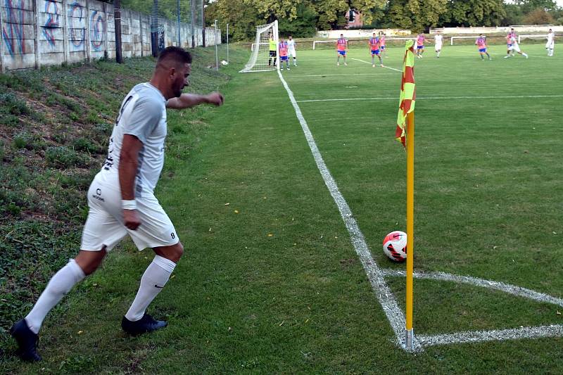 Fotbalový šoumen Petr Švancara se za Střelice uvedl dvěma góly proti FK Znojmo a pomohl k výhře 6:1.