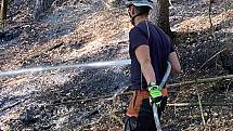 S drony proti ohni. Hasiči z jihu Moravy zaměřují v Českém Švýcarsku skrytá ohniska při likvidaci obřího lesního požáru.