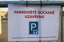 Parkoviště u Hokejových hal dětí a mládeže v Brně je dočasně uzavřené.