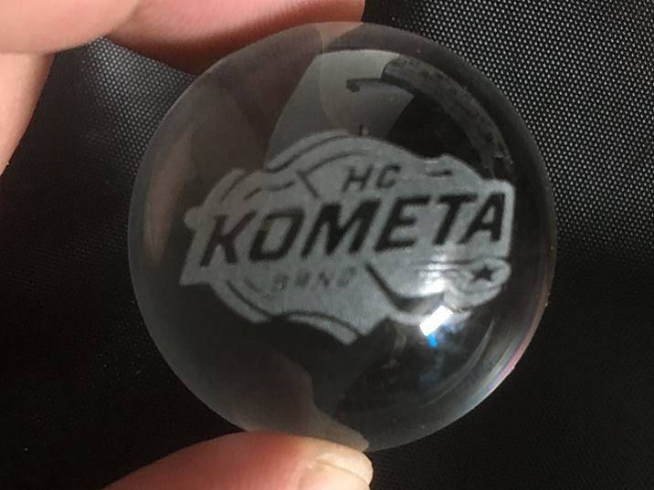 Speciální edice kuliček s logem hokejového klubu Kometa Brno.