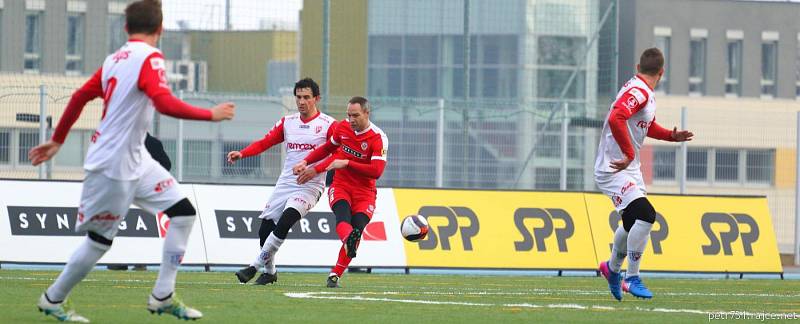 V prvním utkání v roce 2018 fotbalisté brněnské Zbrojovky přehráli Pardubice 3:1 v úvodním duelu základní skupiny C Tipsport ligy.