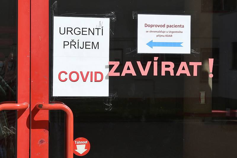 Laboratoře Dětské nemocnice v Brně, kde se testují vzorky na nemoc Covid-19.