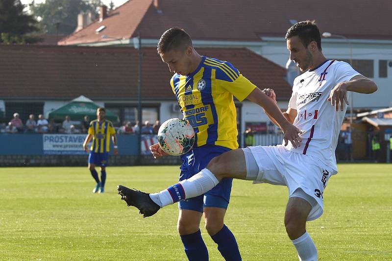 12.9.2020 - domácí SK Líšeň v bílém (Michal Bednář) proti FK Varnsdorf