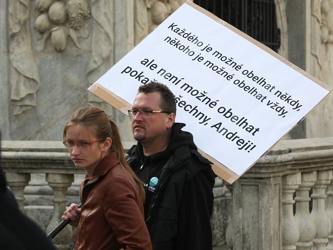 Proč? Proto! Proti Zemanovi a Babišovi protestovali lidé i v Brně.