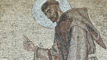 Mozaika na kapucínském kostele v Brně.