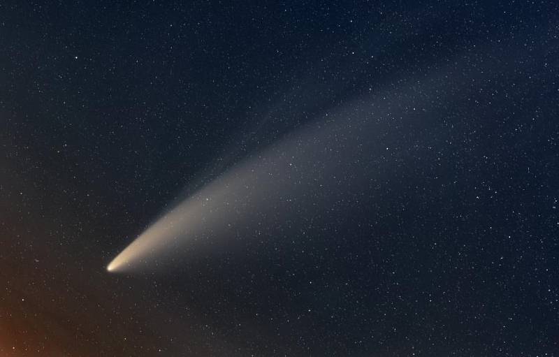 Snímek zachycující kometu Neowise od profesora Miloslava Druckmüllera z brněnské techniky zvolila americká NASA za astronomický snímek dne.