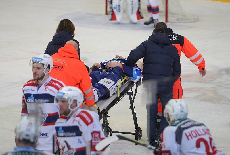 Hokejisté brněnské Komety v 47. extraligovém kole doma přetlačili Pardubice 2:1. Na snímku Dočekal.