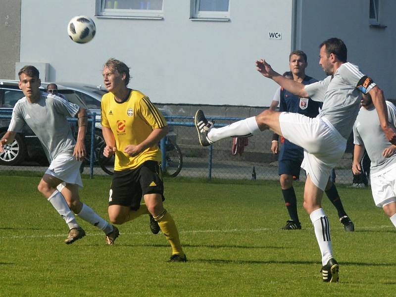 Fotbalisté divizních Rosic porazili v jihomoravské derby Břeclav 1:0.